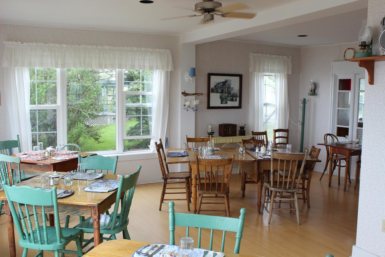 Compass Rose Heritage Inn North Head ภายนอก รูปภาพ